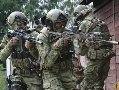 Εντυπωσιακή επίδειξη ικανοτήτων από τους Spetsnaz (βίντεο)